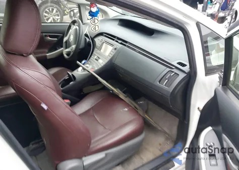 2015 Toyota Prius Three z USA, uszkodzony, nr VIN JTDKN3DU9F0399962